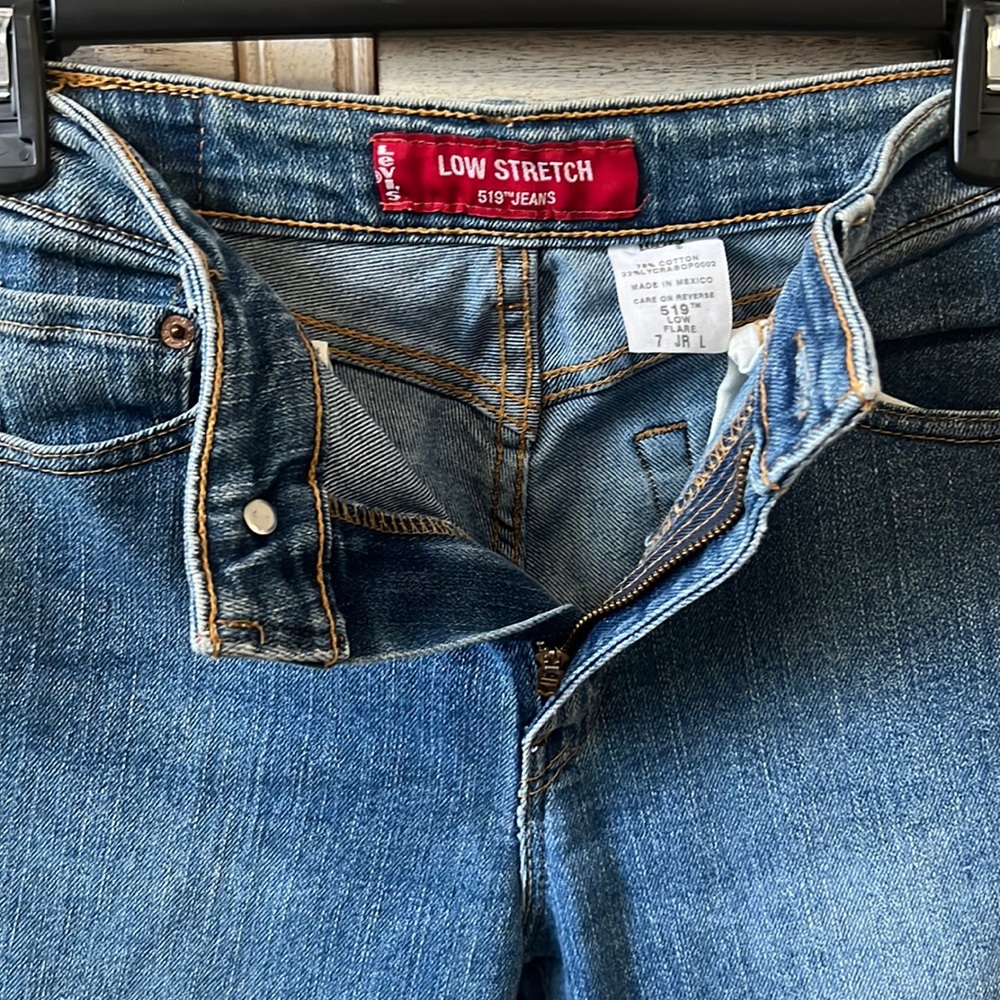 Vintage Levi’s 519 low rise flare stretch jeans size 7